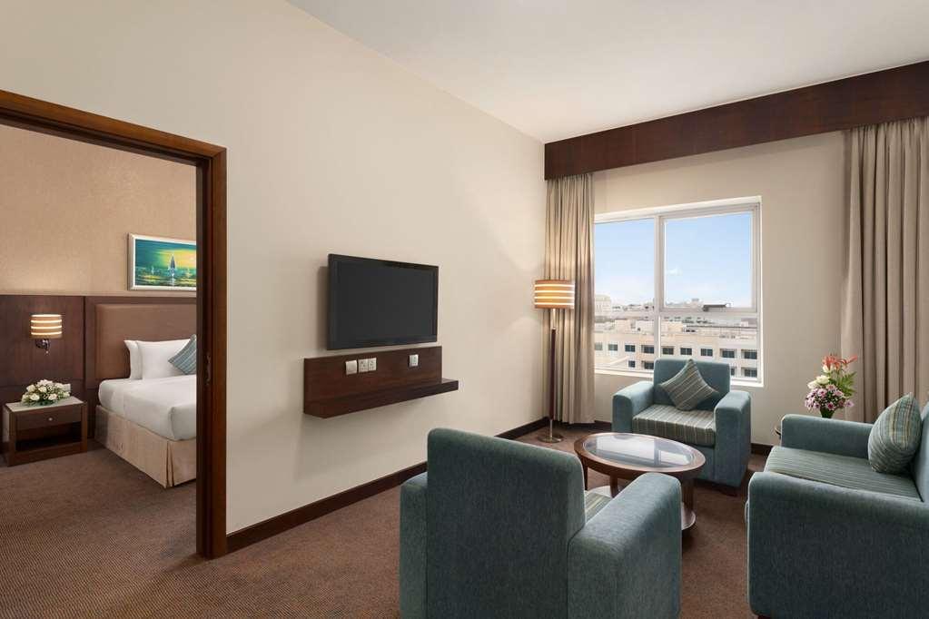 Ramada By Wyndham Dubai Deira Hotel Стая снимка